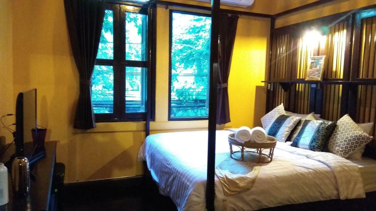 Long Feng Bangkok Vandrarhem Exteriör bild