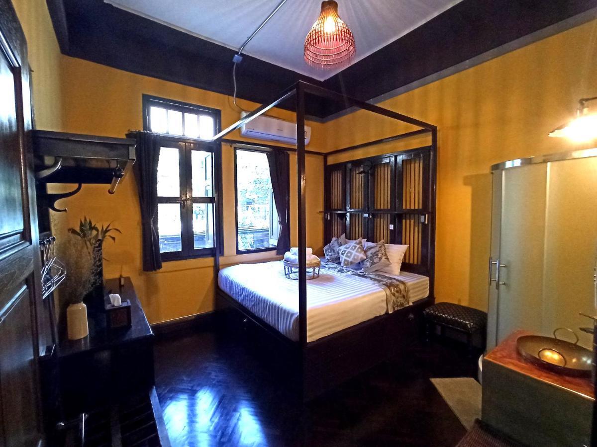 Long Feng Bangkok Vandrarhem Exteriör bild