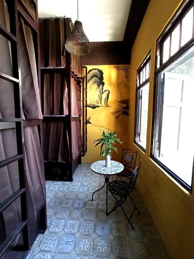 Long Feng Bangkok Vandrarhem Exteriör bild